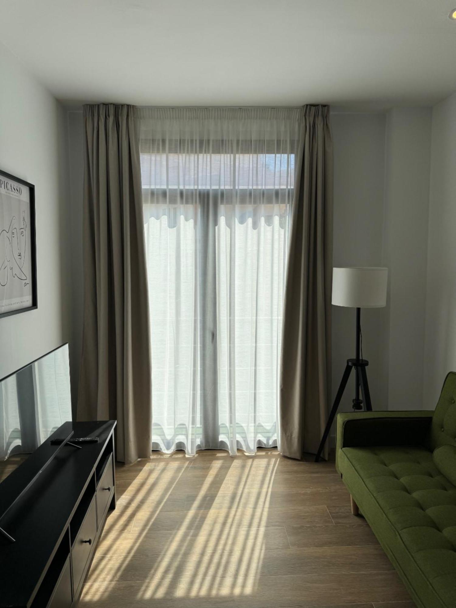 Plaza Victoria Apartments Malaga Exterior photo
